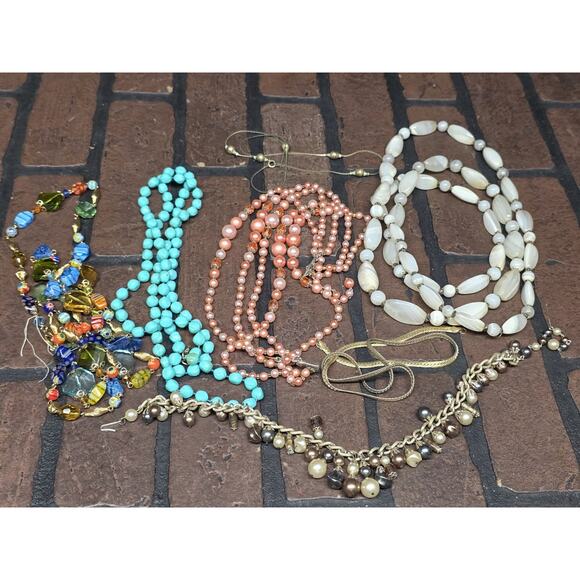 Vintage Ladies Necklace Lot - Picture 1 of 5